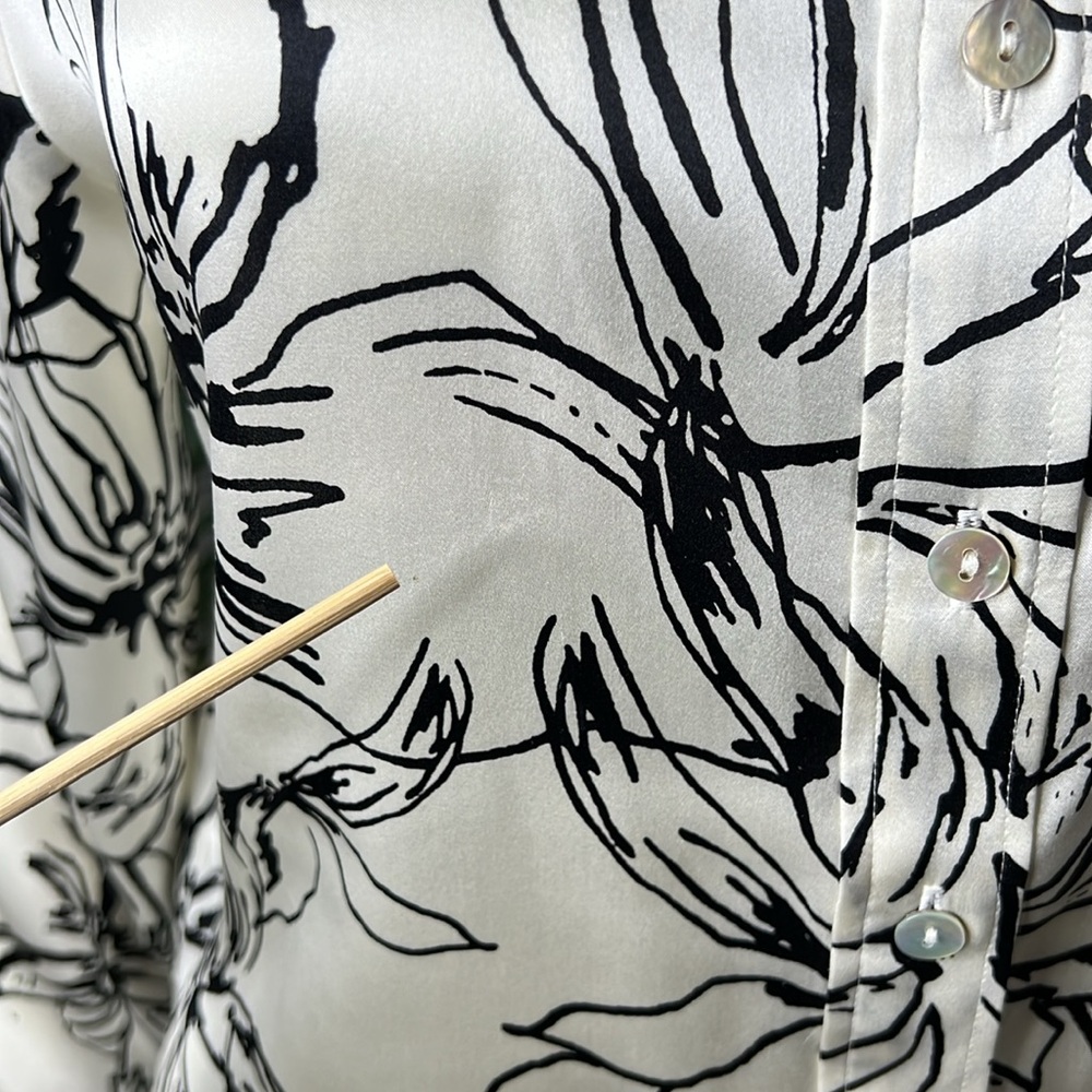Joie Silk Black and Cream Floral Long Sleeve Button Down Shirt Size M - Picture 7 of 10